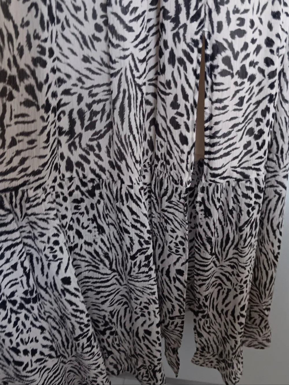 PAIGE Esmerelda 100% Silk Animal-Print Maxi Dress Halter Elastic Waist Flowy Hem - Picture 6 of 12